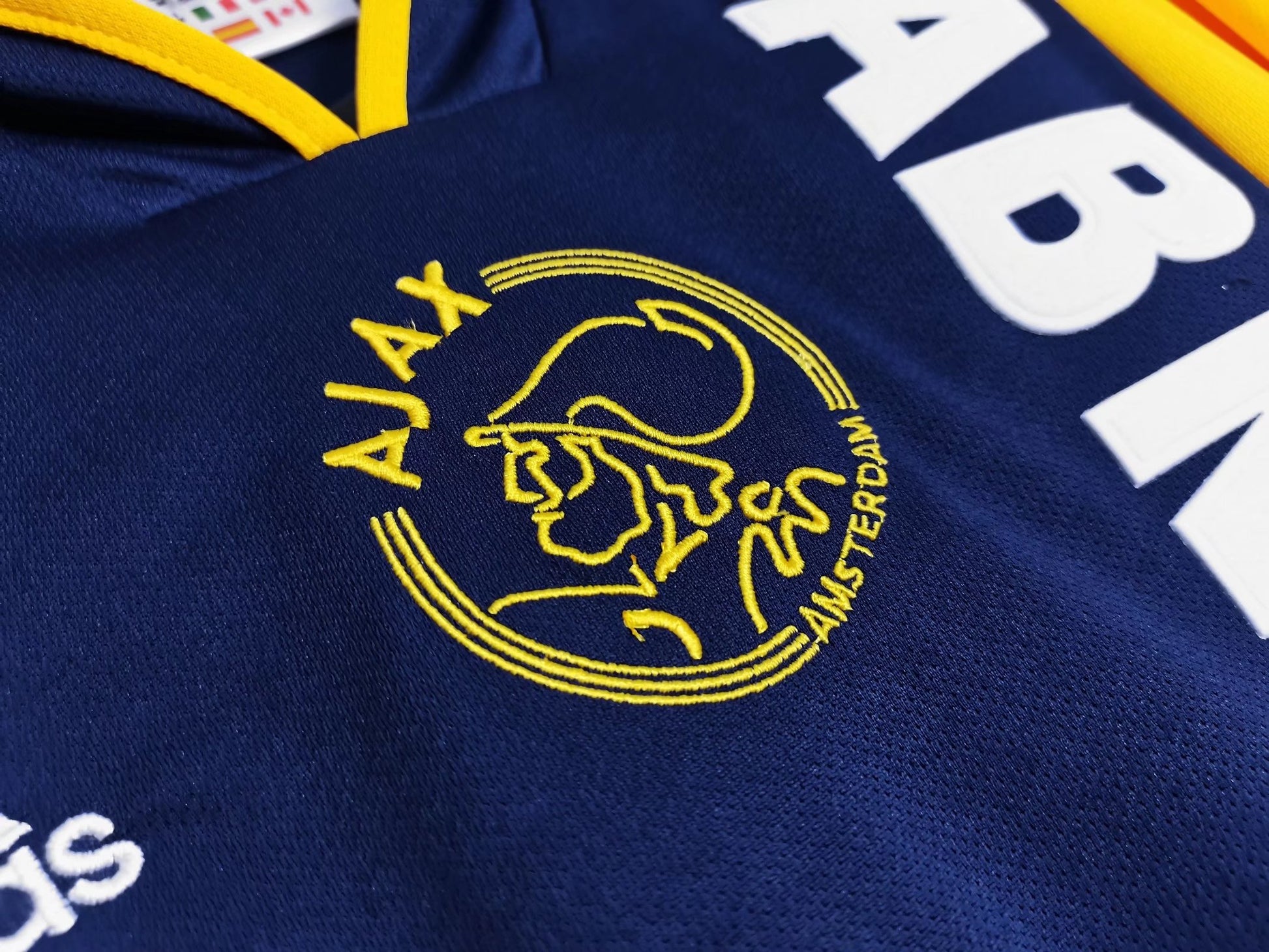 Ajax 00/01 away kit